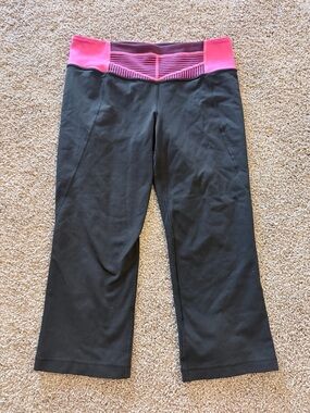 Lululemon Cropped Leggings Pink & Black | Size 8 |